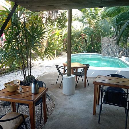 Casa El Colibri Bed & Breakfast Parrita Bagian luar foto