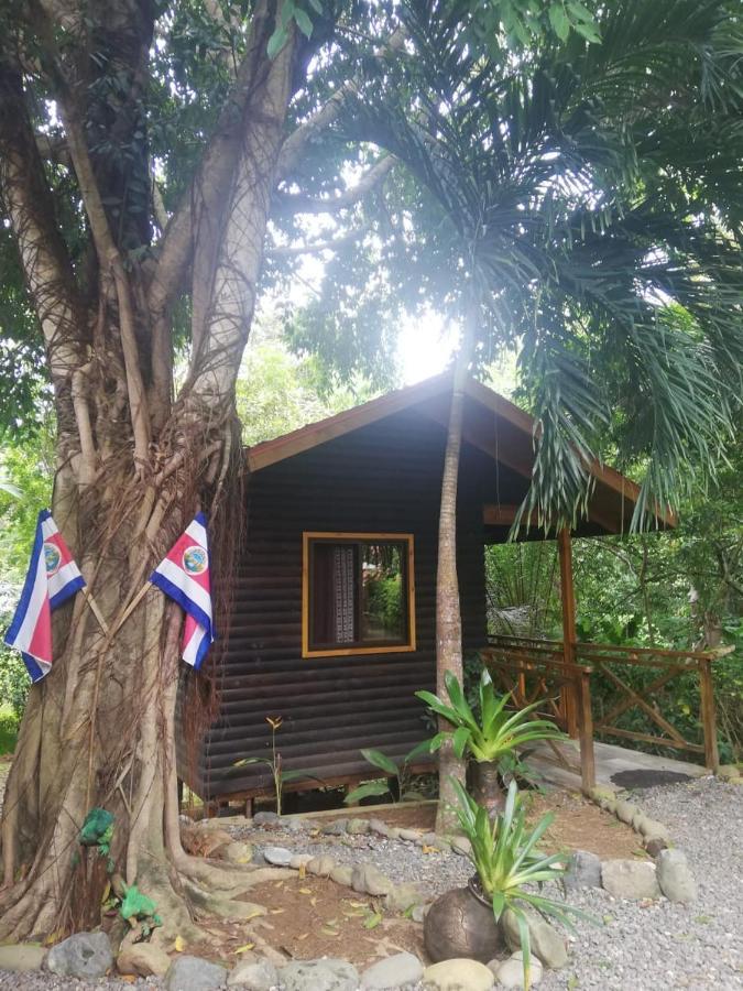 Casa El Colibri Bed & Breakfast Parrita Bagian luar foto