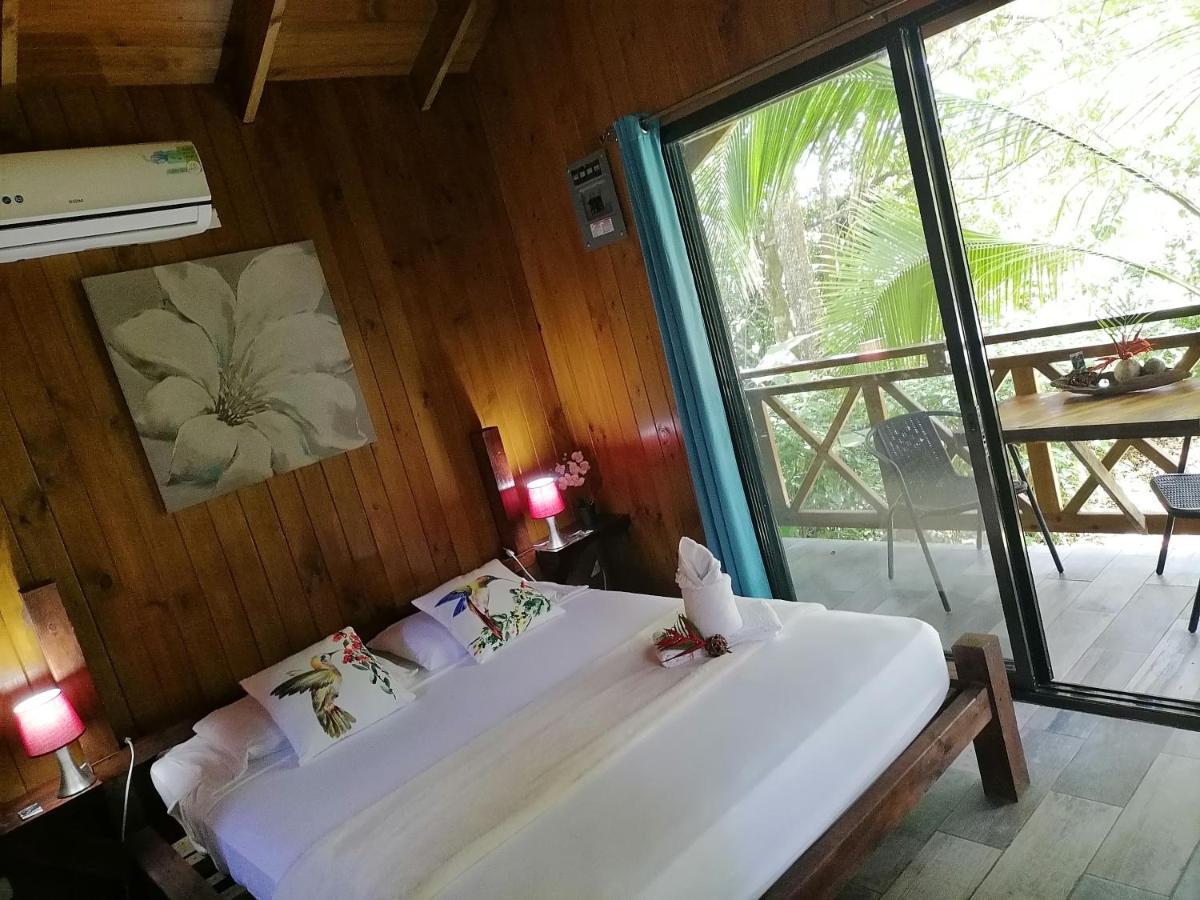 Casa El Colibri Bed & Breakfast Parrita Bagian luar foto