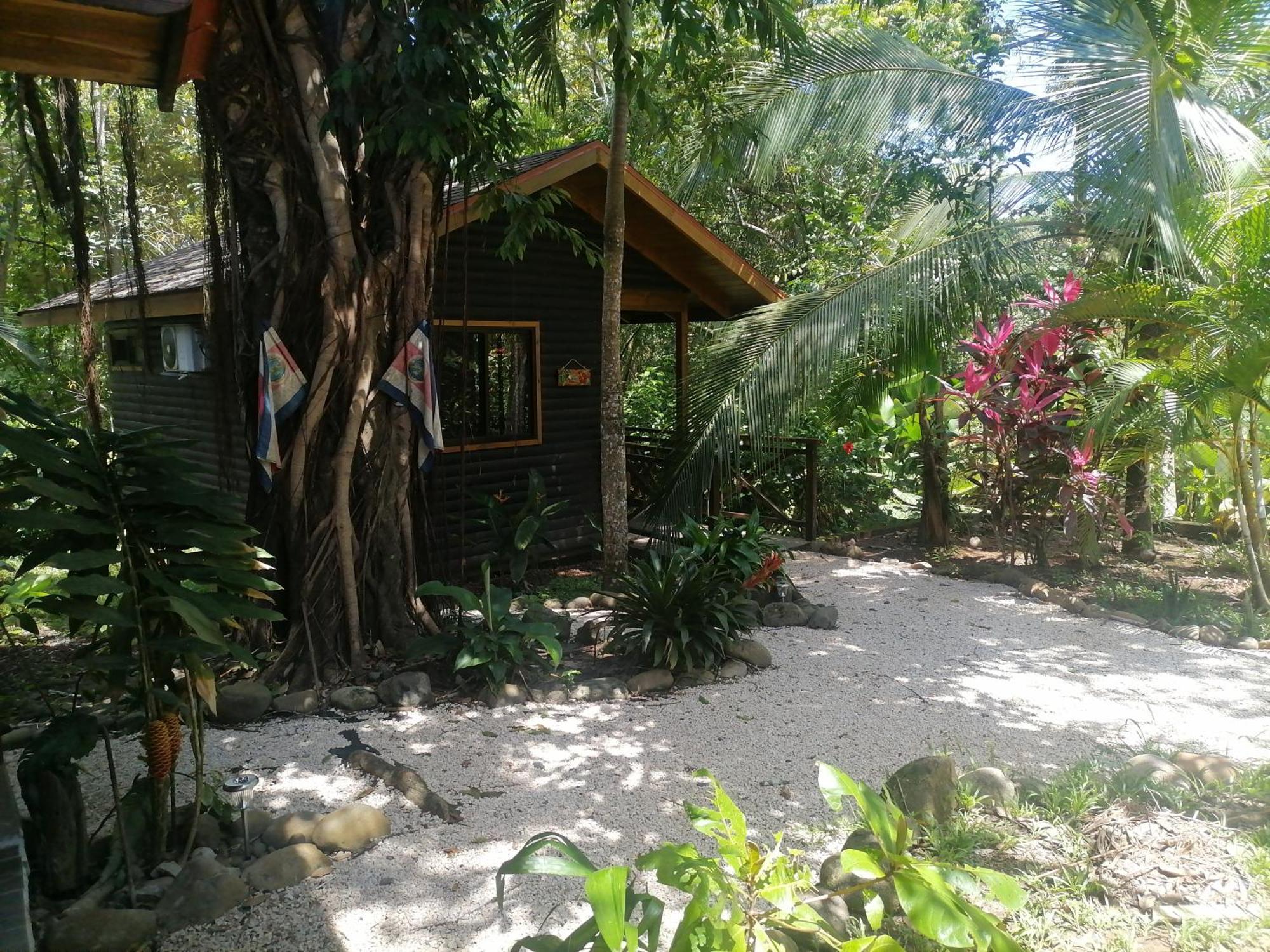 Casa El Colibri Bed & Breakfast Parrita Ruang foto
